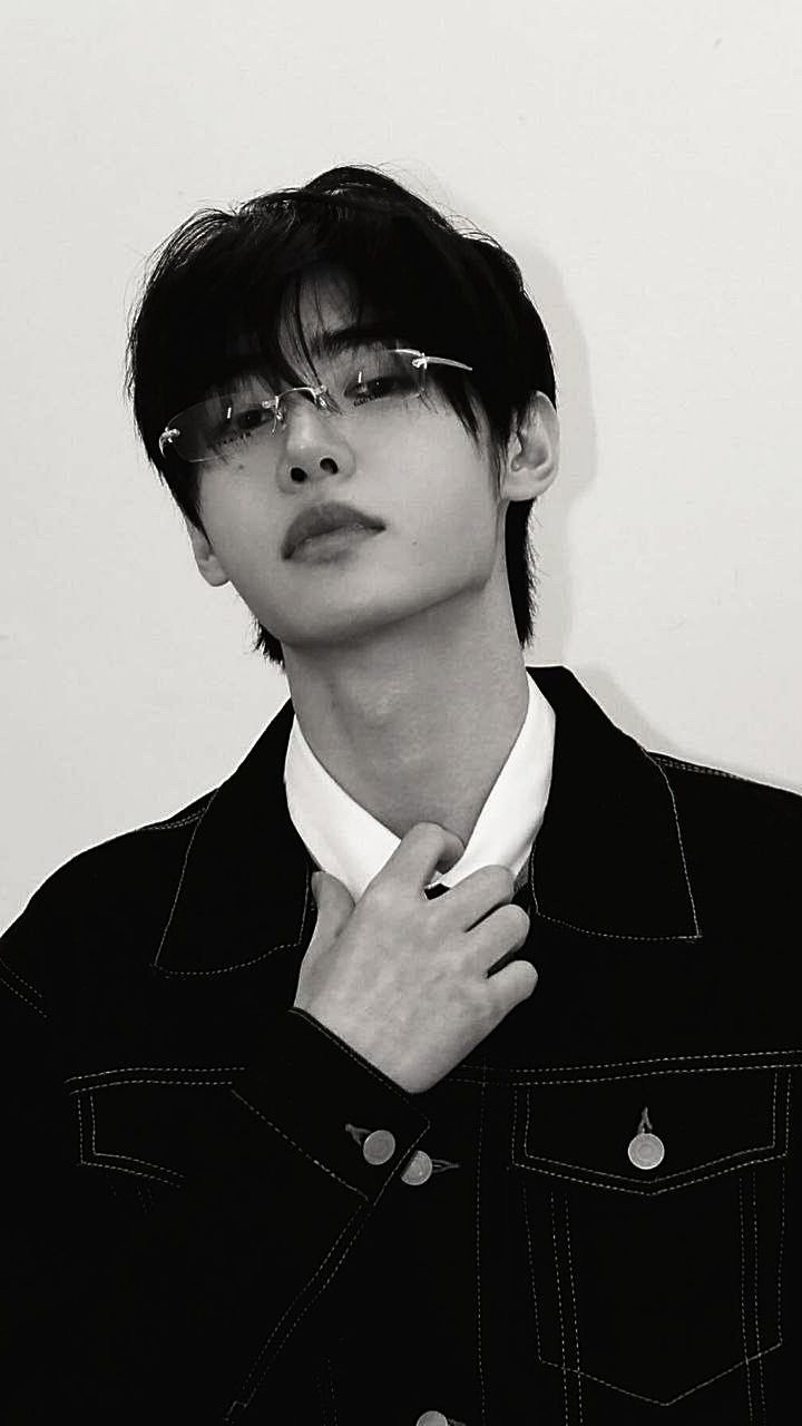 720x1280 sunghoon wallpaper