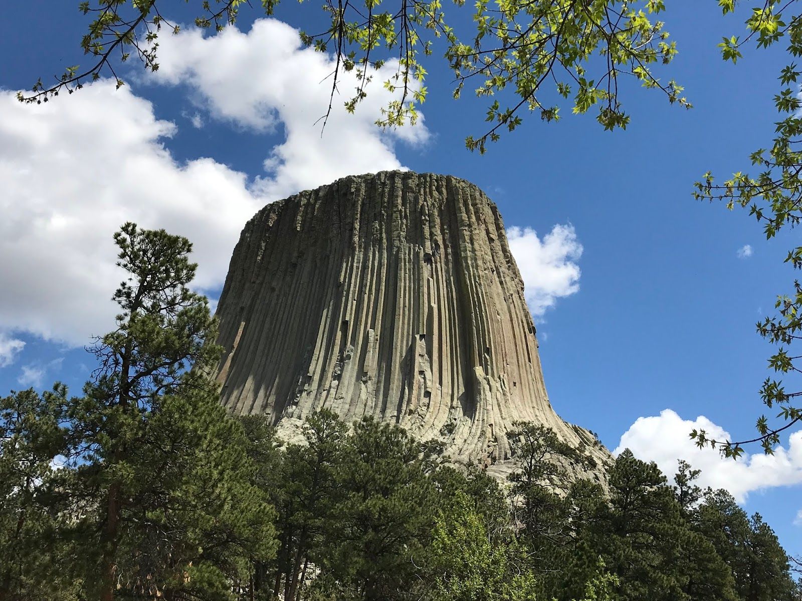 1600x1200 Two Utah Gypsies National Sites in the US: Devils Tower National Monument