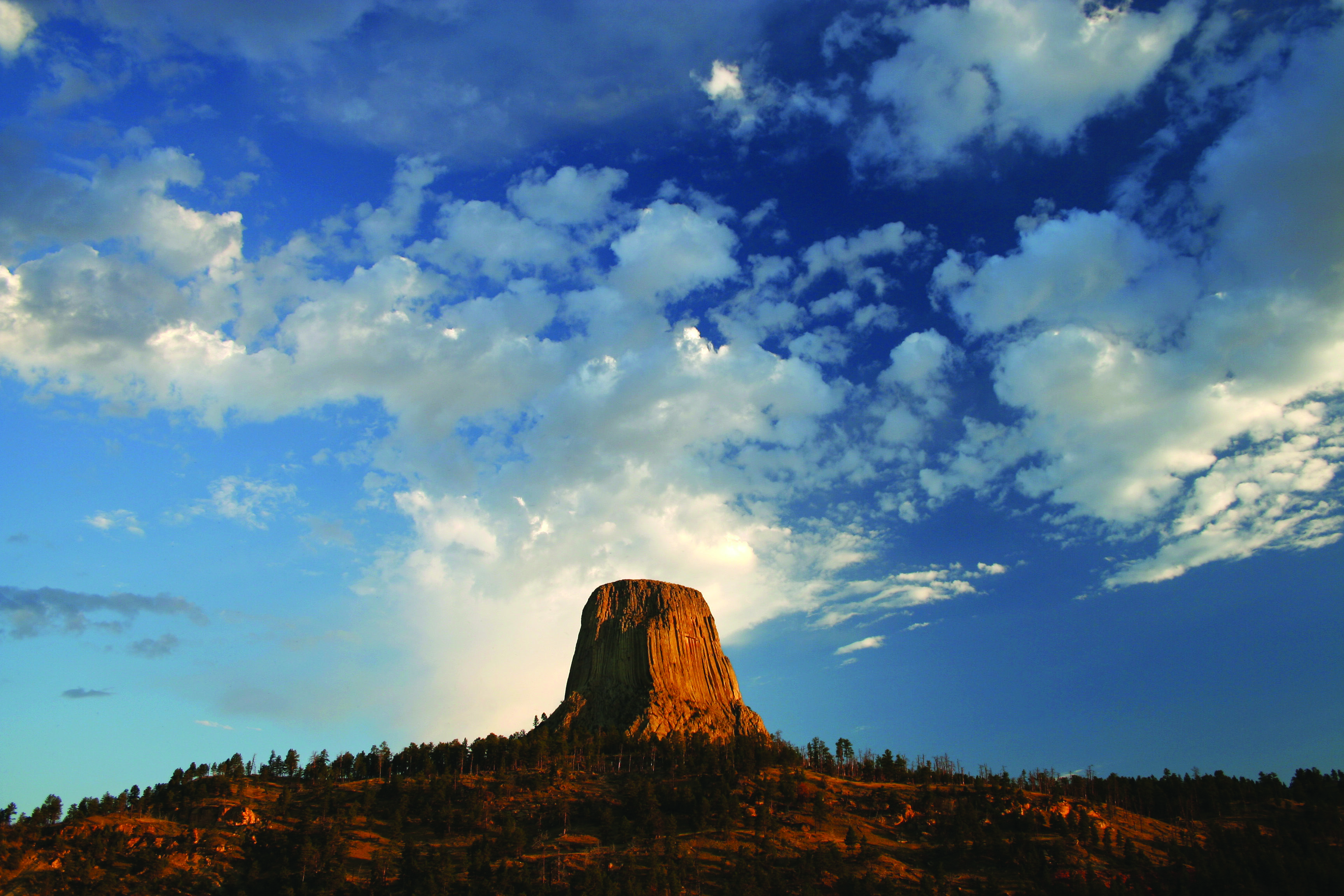 3456x2304 Mountain Outlaw magazine: The Bear and the Devil. Explore Big Sky