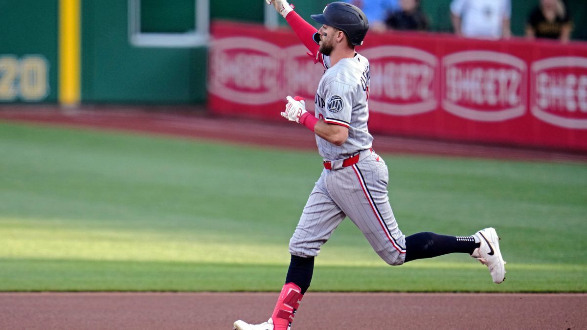 1200x675 Reynolds Hits 2 Run Homer In 9th To Lift The Pirates Past The Twins, 6 5 -