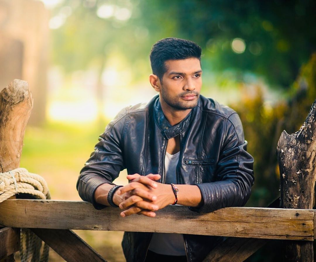 1080x896 Deepak Hooda Wallpaper