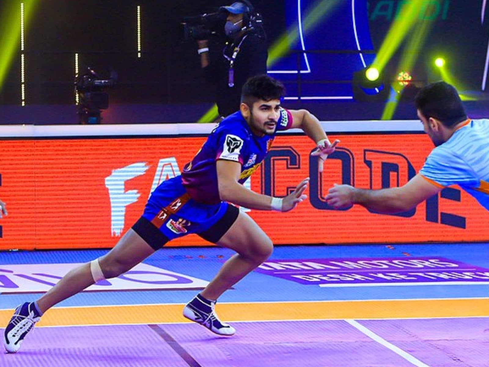 1600x1200 PKL: Naveen Kumar Gets Career Best Raid Points In Dabang Delhi's Win Over Bengal Warriors