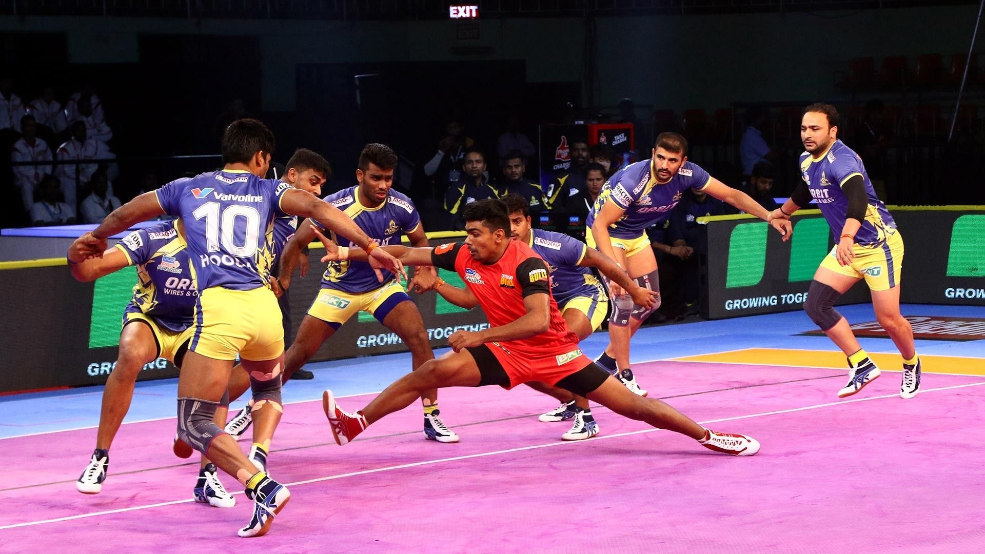 1920x1080 Pawan Sehrawat's raiding masterclass helps Bulls overcome Thalaivas