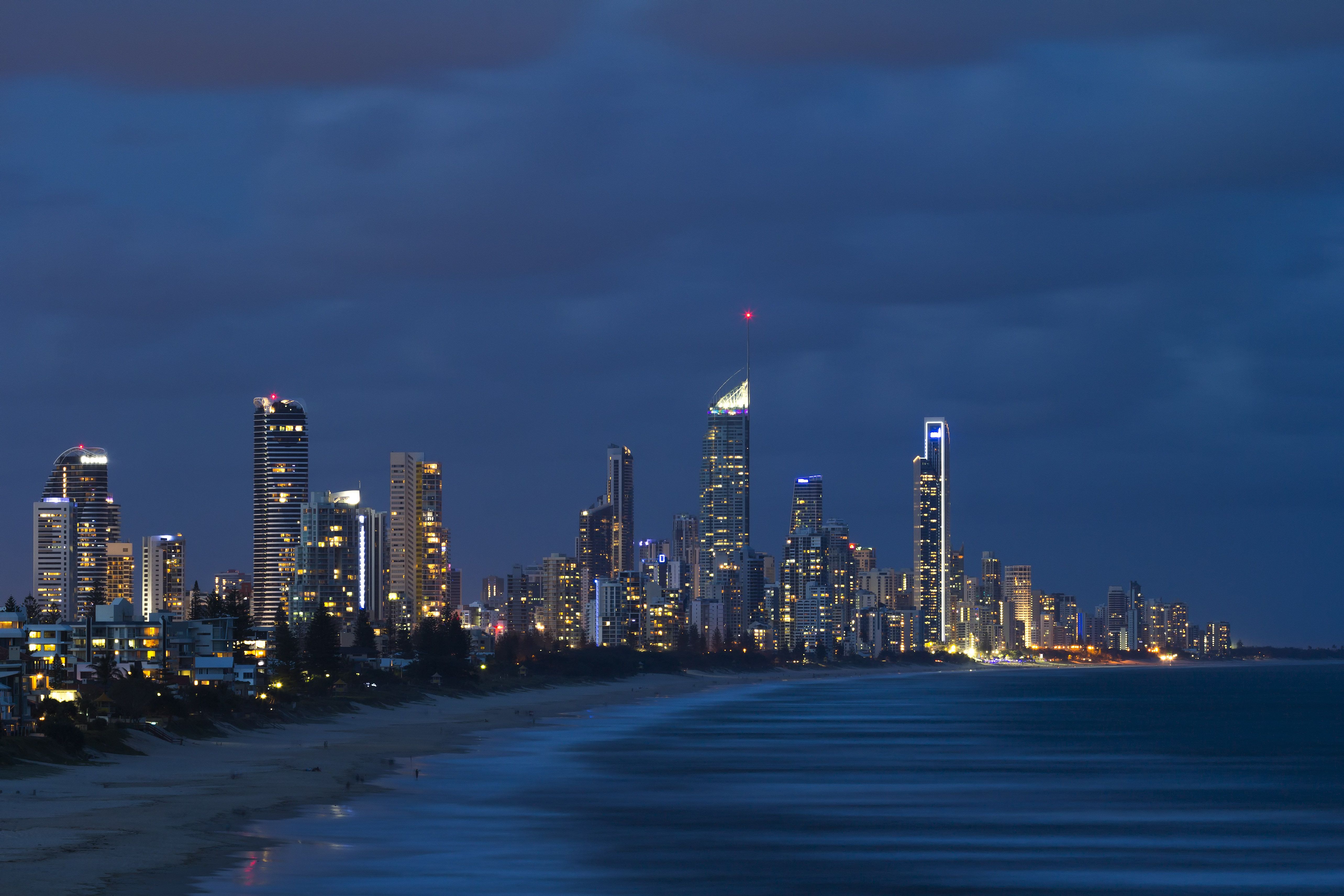 5134x3422 Gold Coast Twilight: 4K Ultra HD Evening Skyline of Queensland's Beachsidex3422