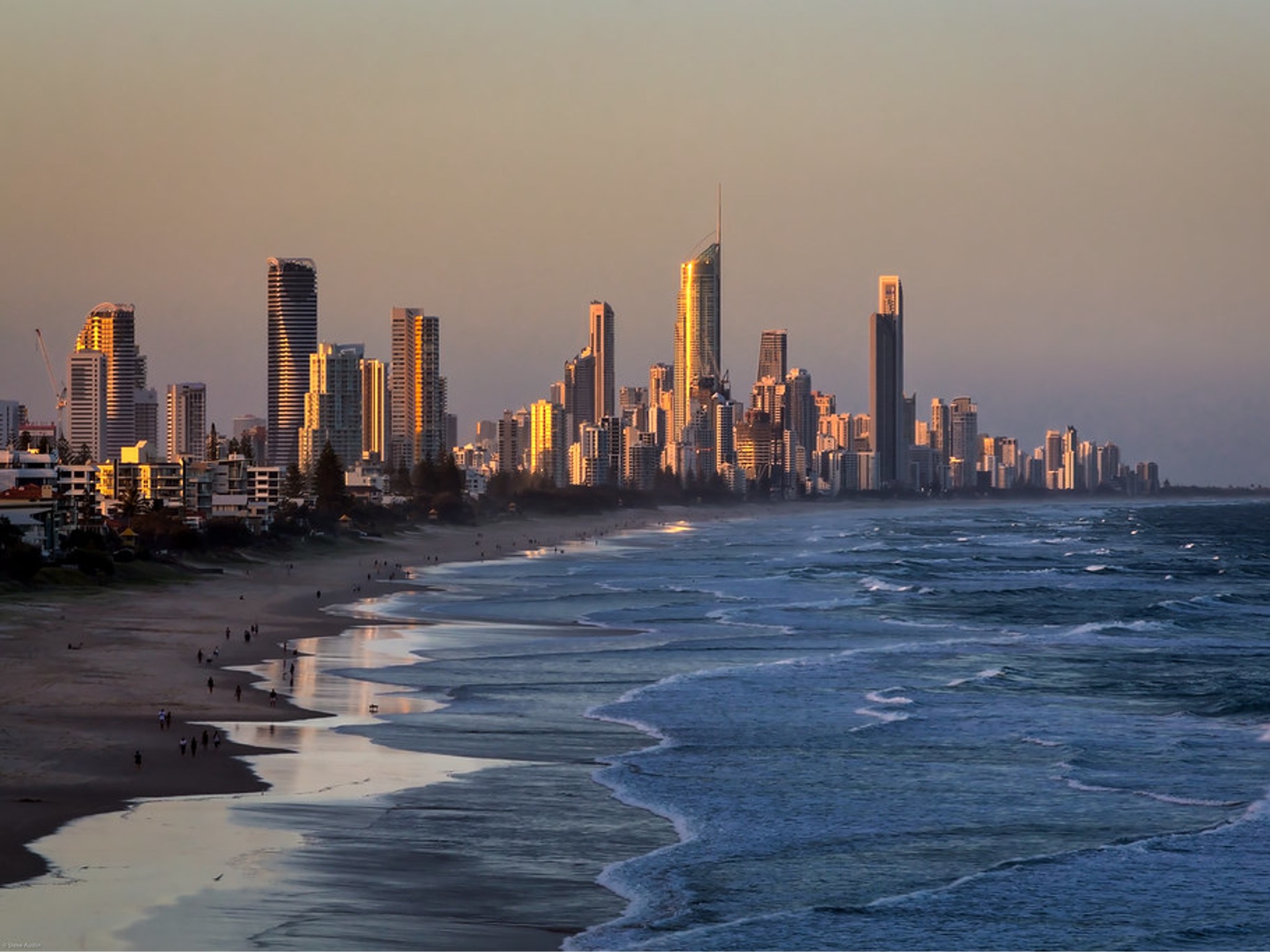 2048x1536 Australia's Gold Coast
