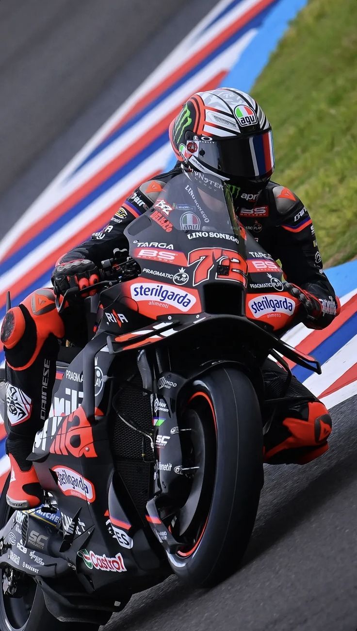 736x1298 bez72 #marcobezzecchi #motogp #motogpwallpaper #motorsport #pilotamotogp #apriliaracing #aprilia #apriliafactory #valentinorossi #teamvalentino #vr46 #teamVR46 #vr46accademy
