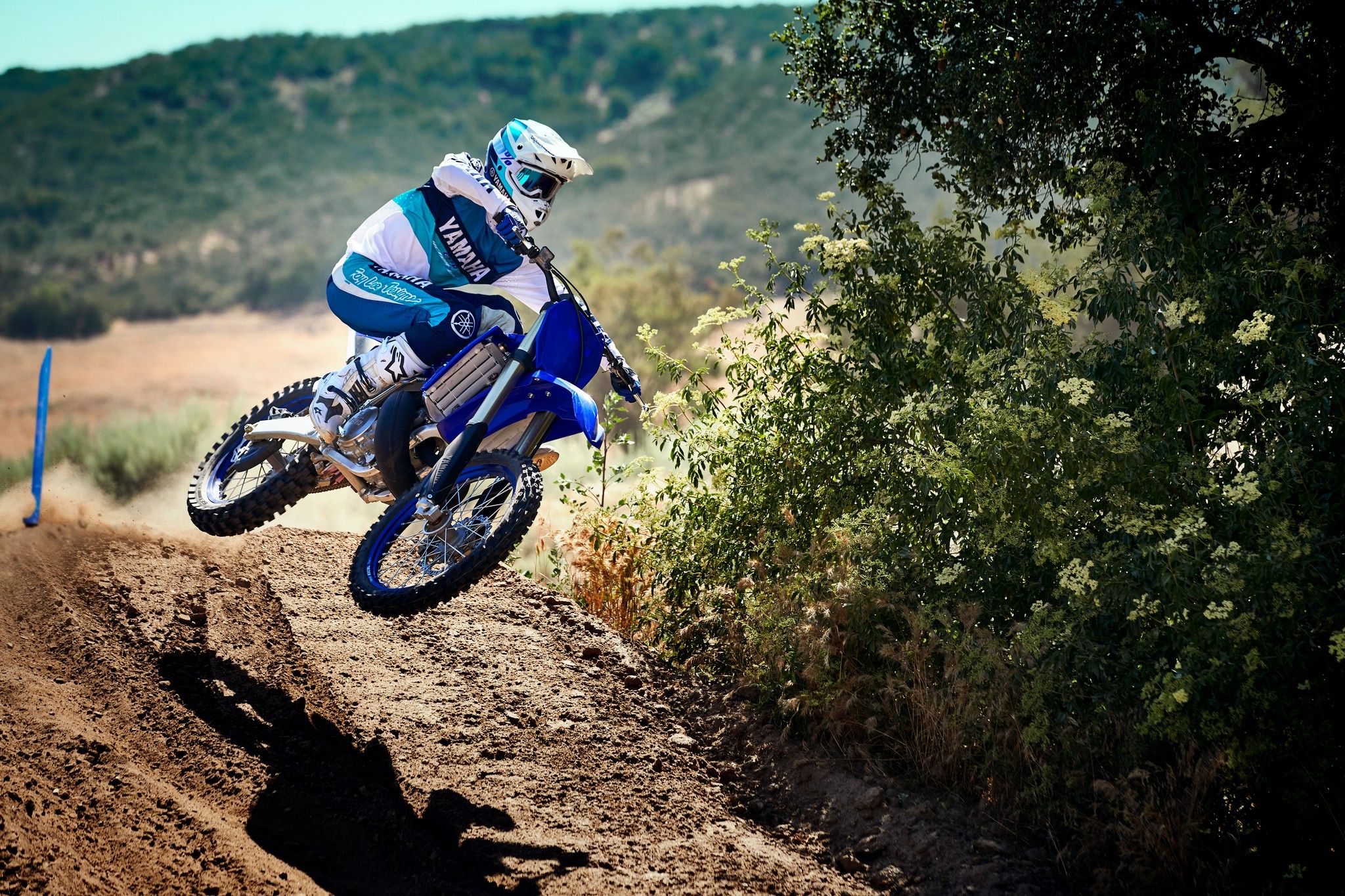 2048x1365 Yamaha YZ250 [Specs, Features, Photo]