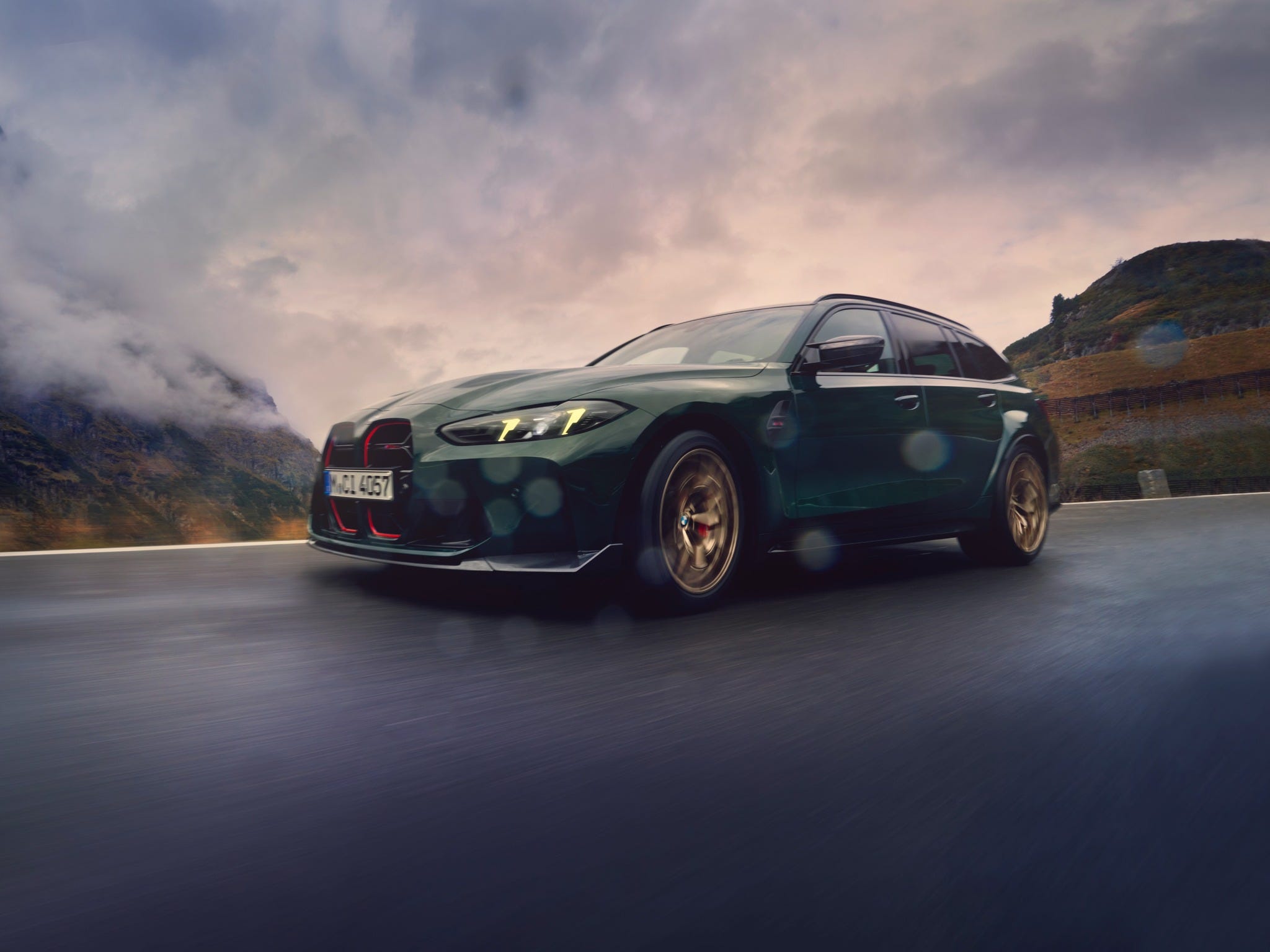 2048x1536 See the BMW M3 CS Touring from Every Angle