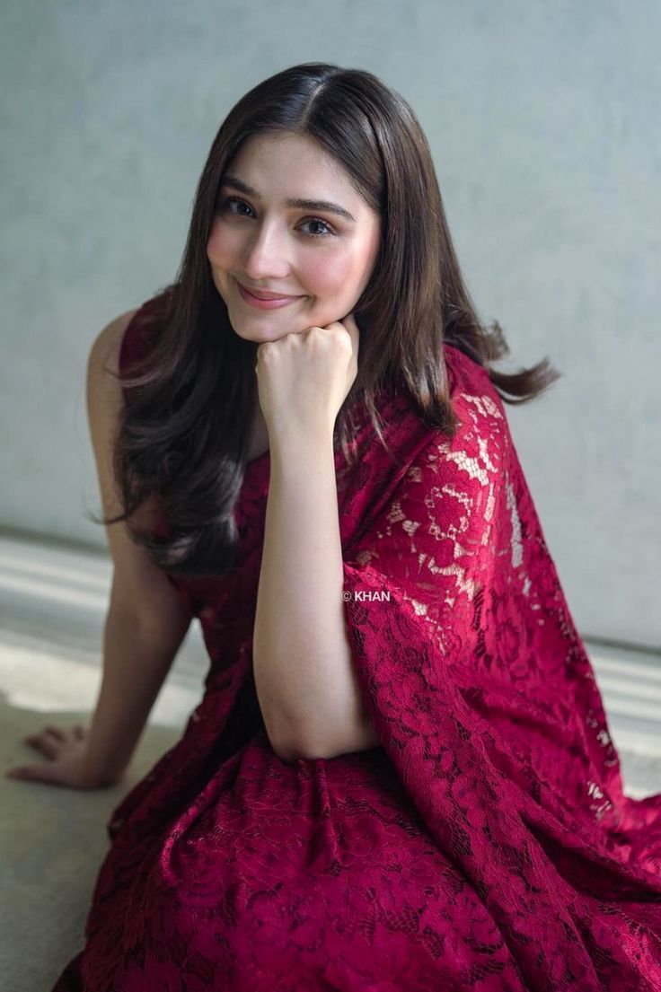 736x1105 Durefishan Photo / PAKISTANI ACTRESS / Wallpaper