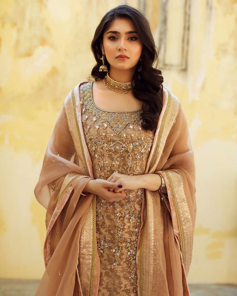 820x1024 Dur E Fishan Gets Desi In Vibrant Summer Attires