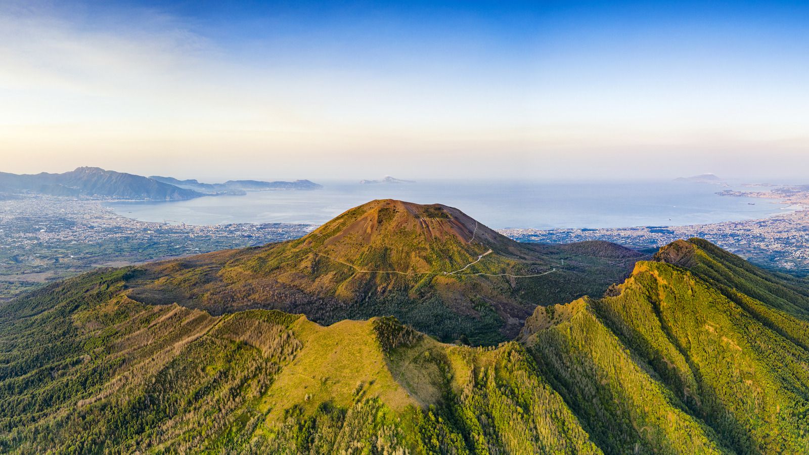 1600x900 Take A Historical Hike Up Mount Vesuvius, One Of Europe's Largest Volcanoes