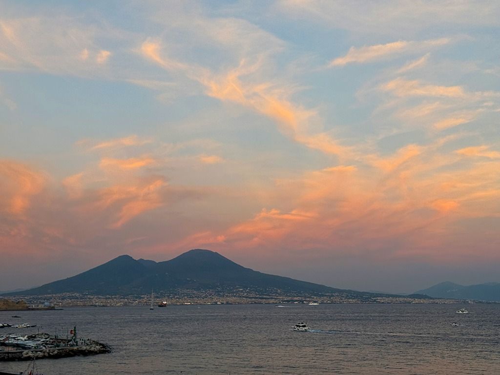 1024x768 Napleswise. Vesuvius. Mount Vesuvius Eruptions Through History