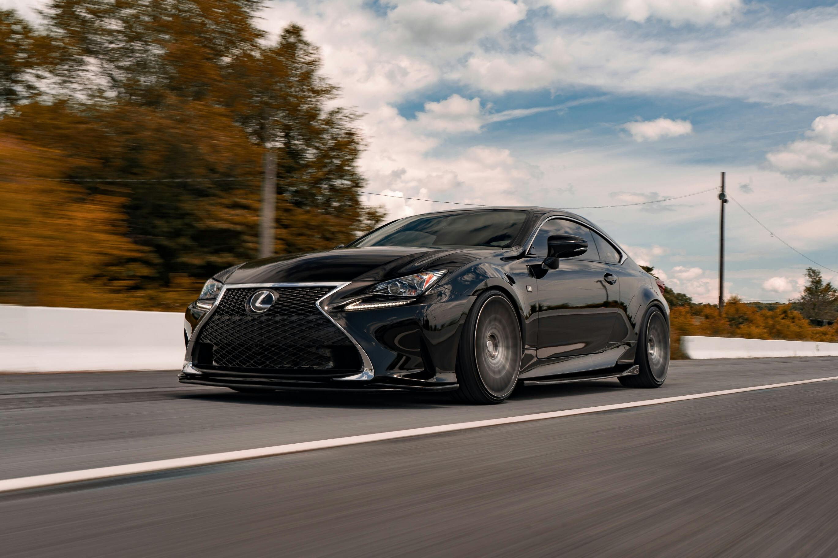 2738x1825 Black Lexus on Road · Free