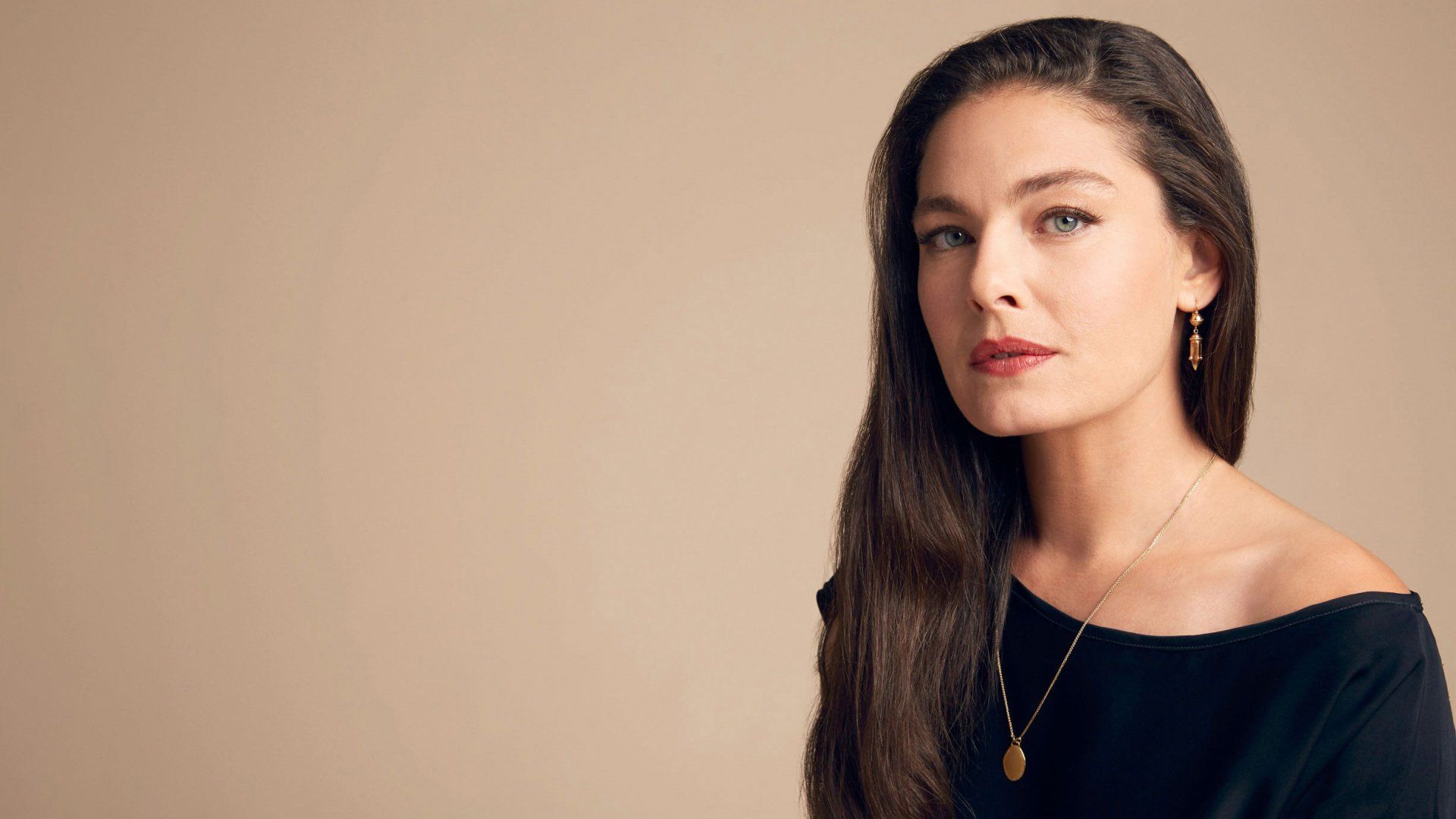 1920x1080 Elegant Celebrity Actress