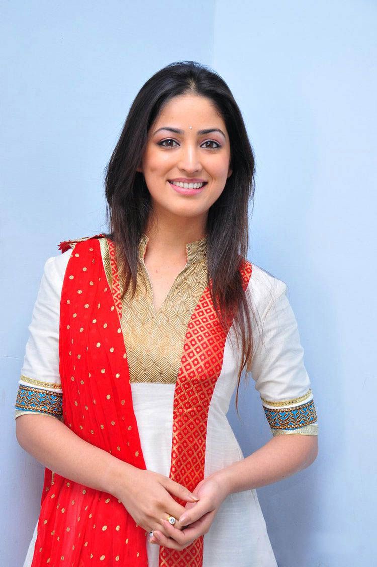 750x1129 ActressHDWallpaper: 2012 New Indian Actress Wallpaper