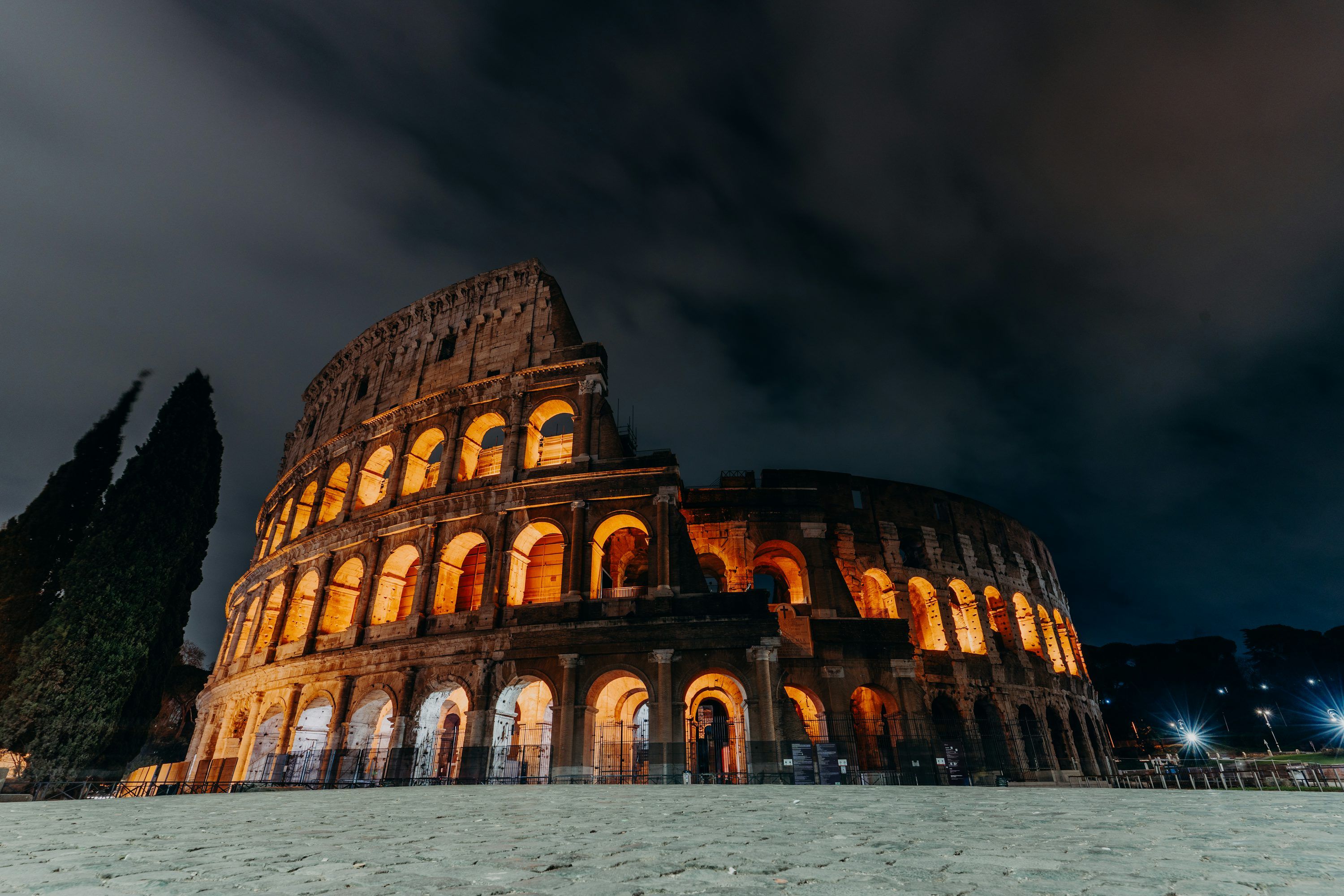 3000x2000 A night time picture of the colossion in rome photo