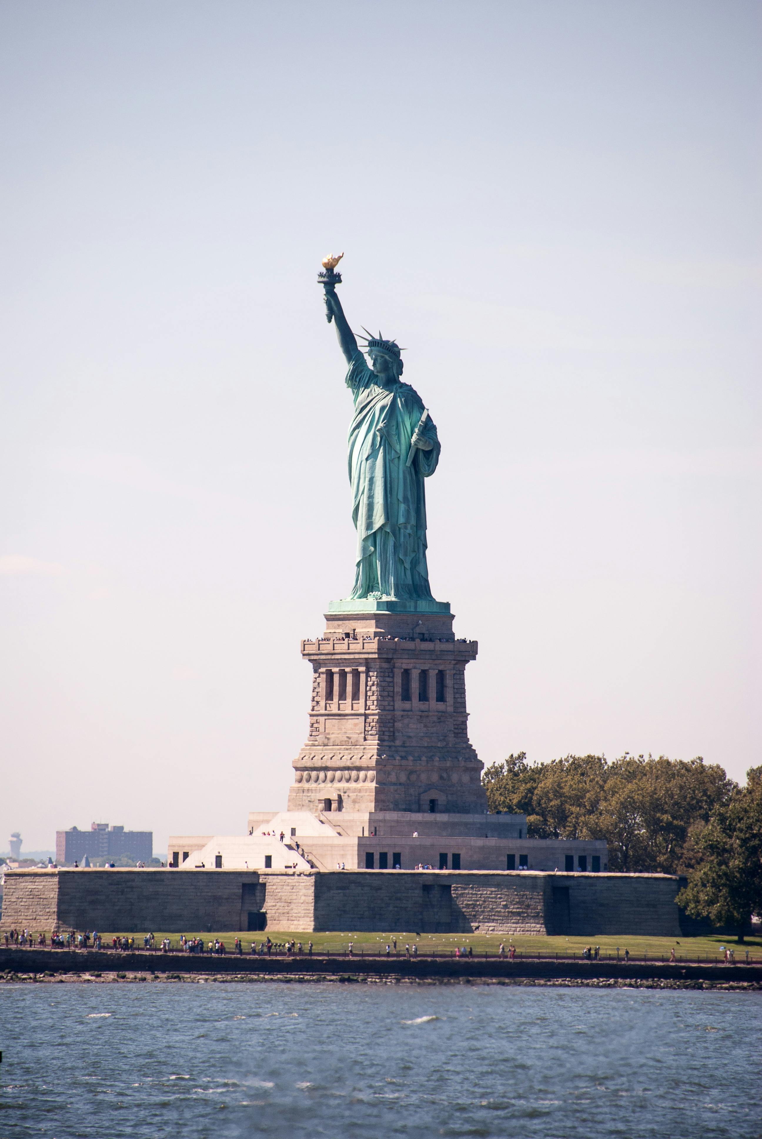 2592x3872 Statue Of Liberty · Free