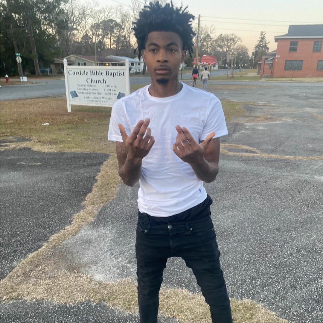 1080x1080 The photo of rapper LAZER DIM 700 used in the SYBAU meme