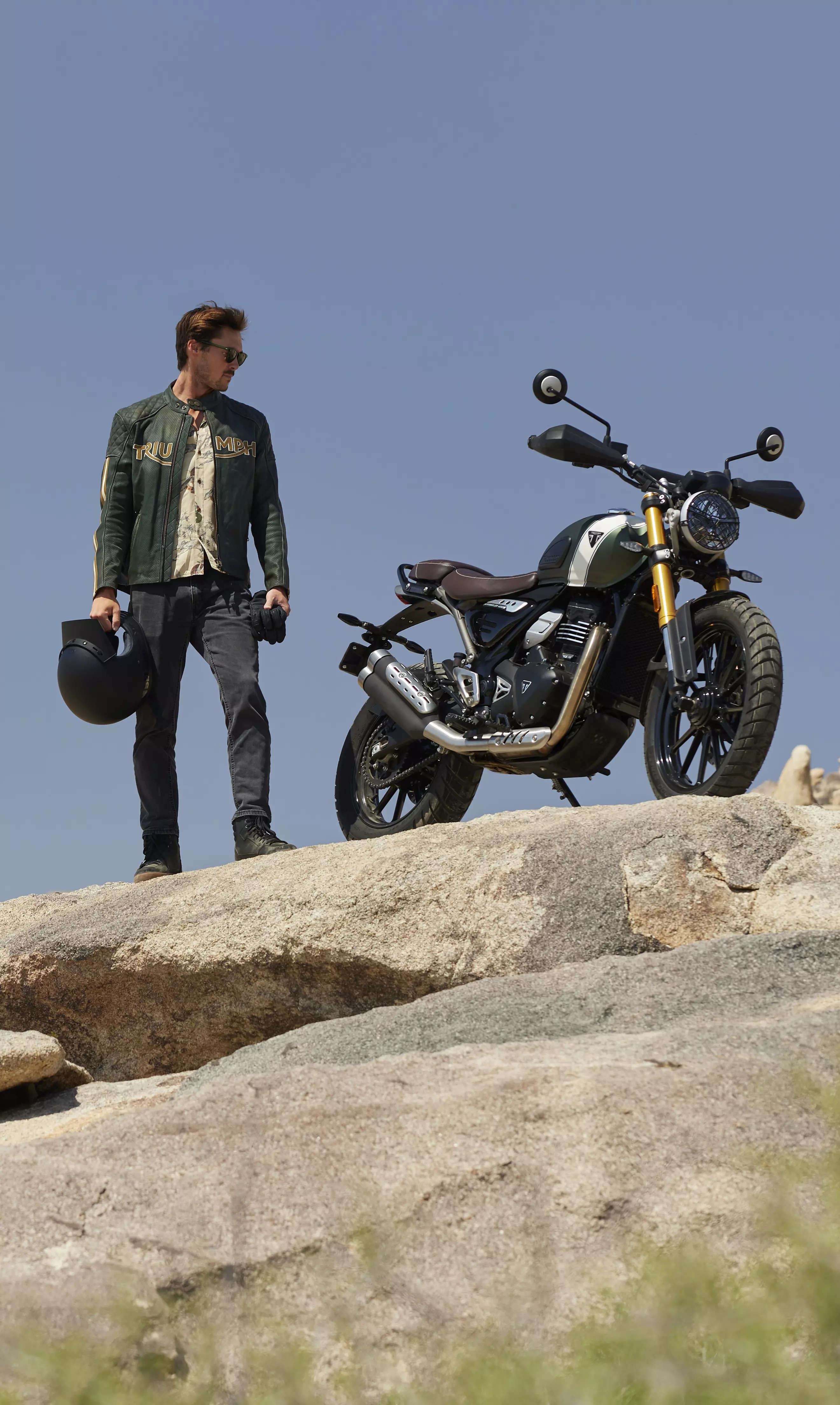 2641x4417 Triumph Scrambler 400 X Wallpaper