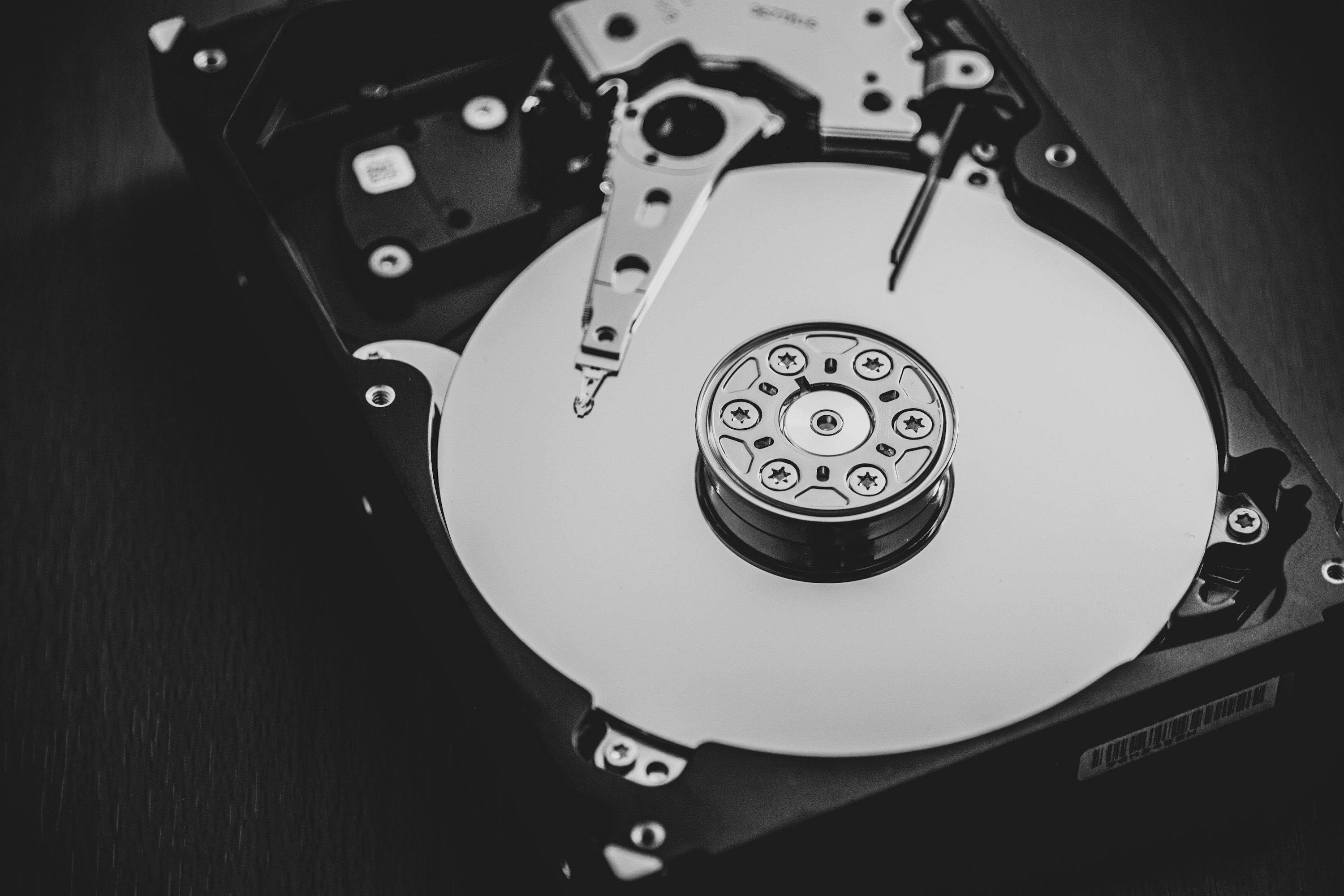3000x2000 White and silver hard disk drive photo