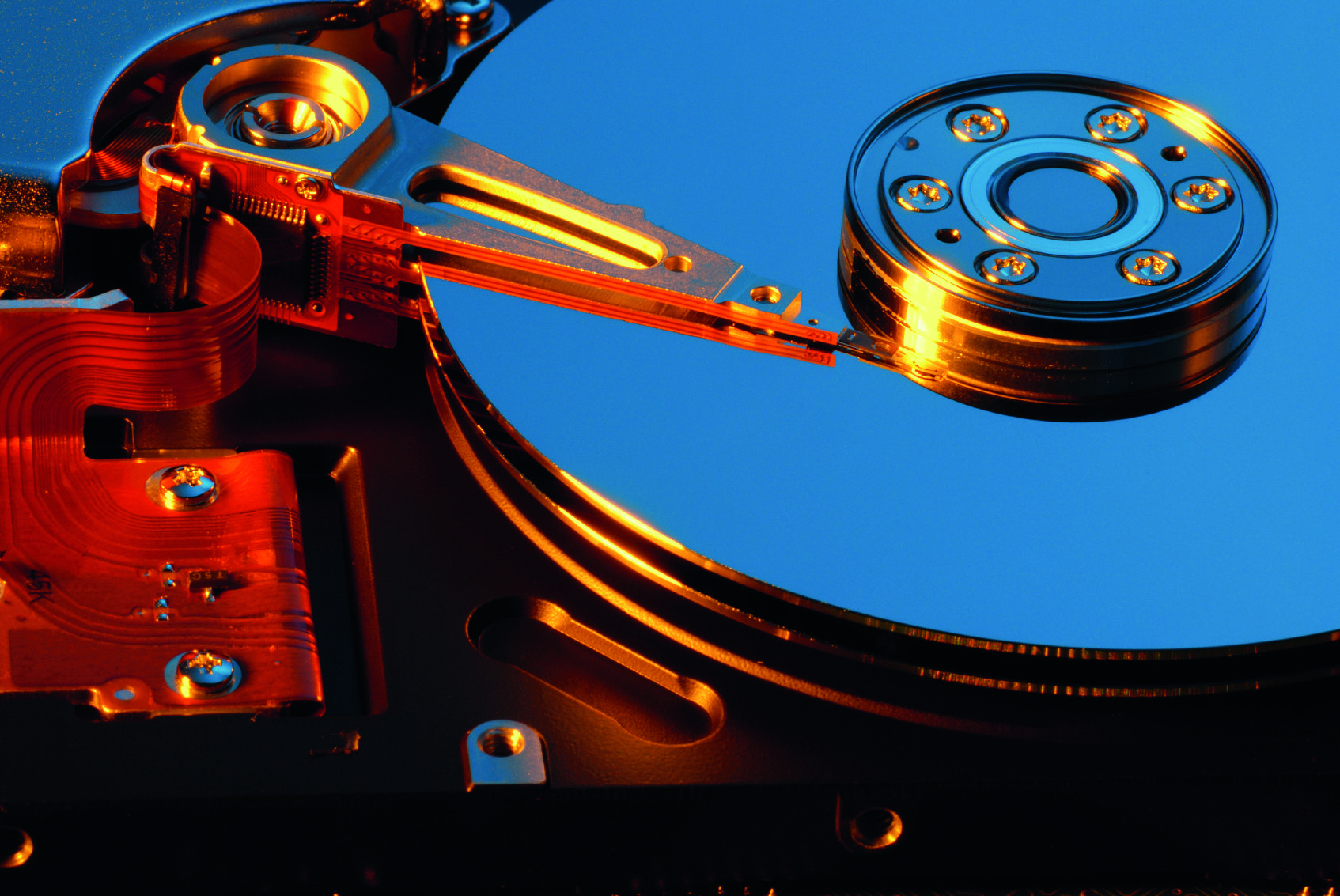 1694x1133 How long do hard drives last?
