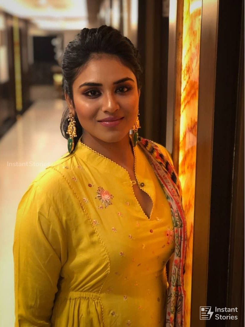 810x1080 Indhuja Ravichandran Wallpaper