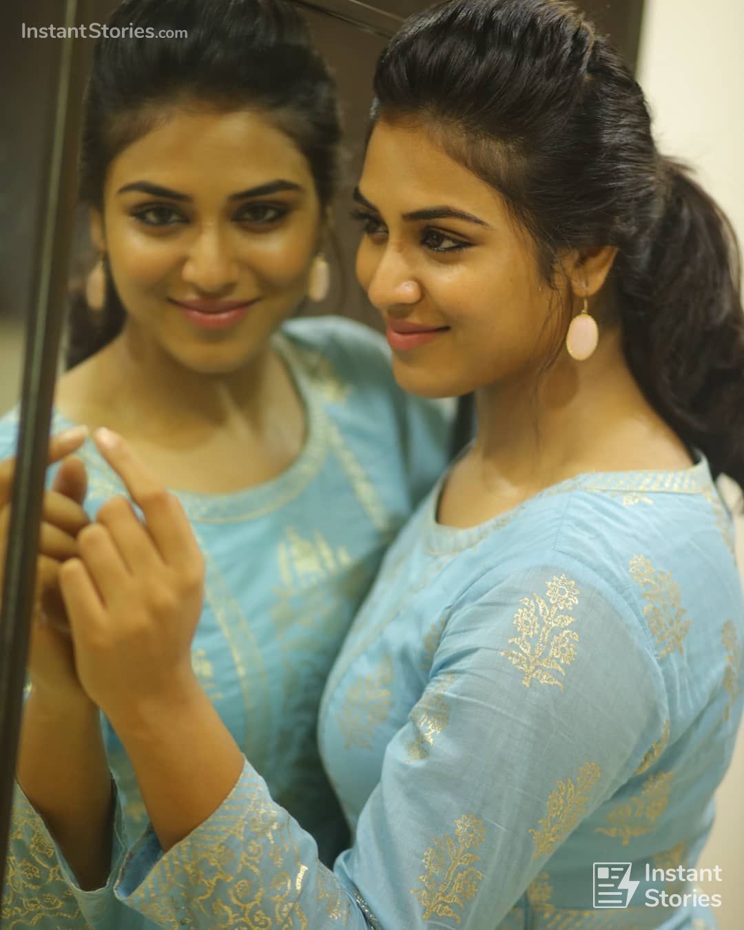 1080x1350 Indhuja Ravichandran Wallpaper