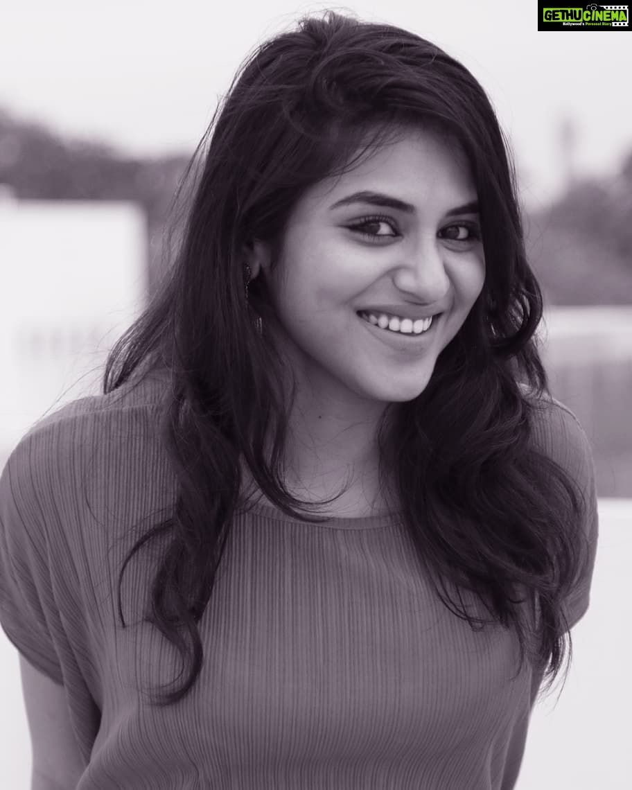 912x1140 Indhuja, smile, wallpaper, indhuja Ravichandran