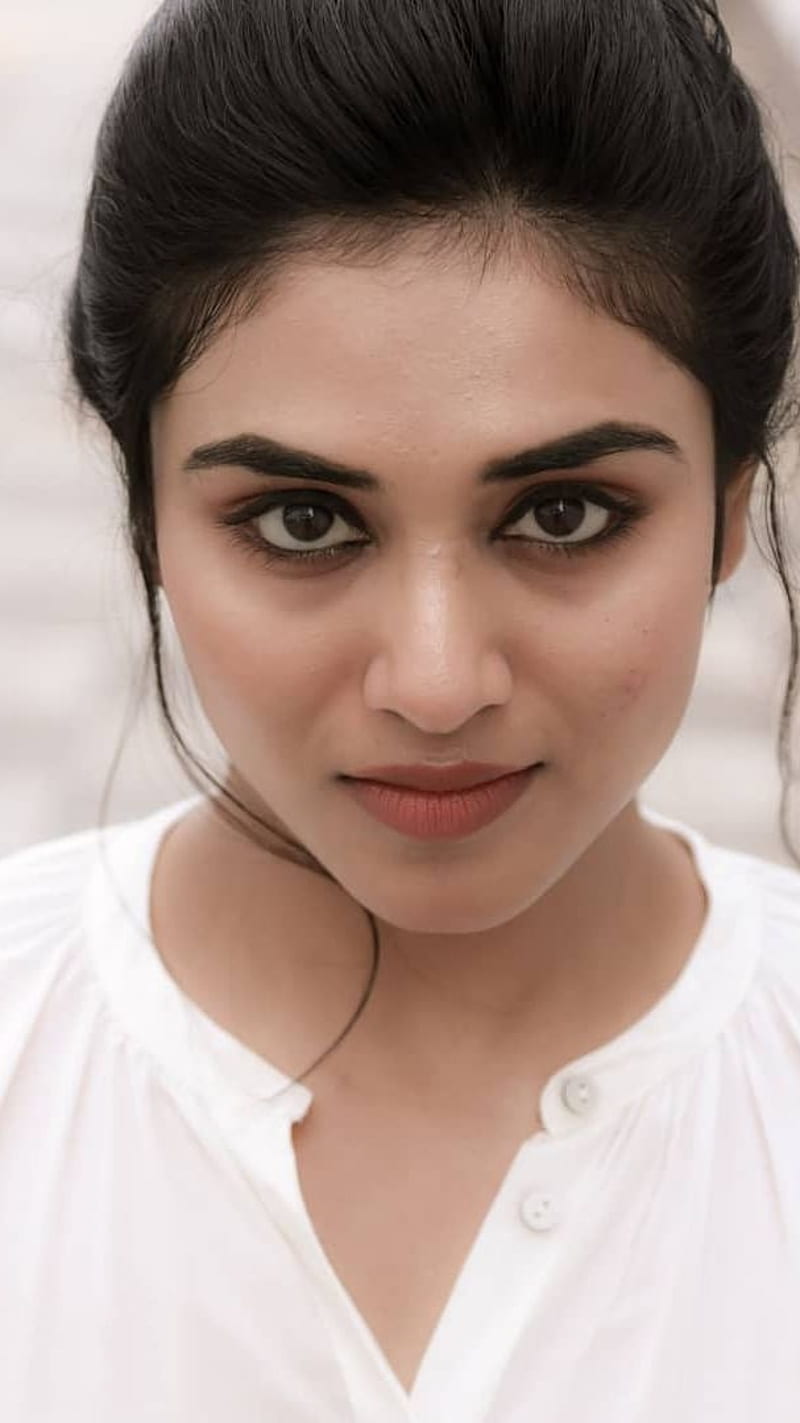800x1423 HD induja ravichandran wallpaper