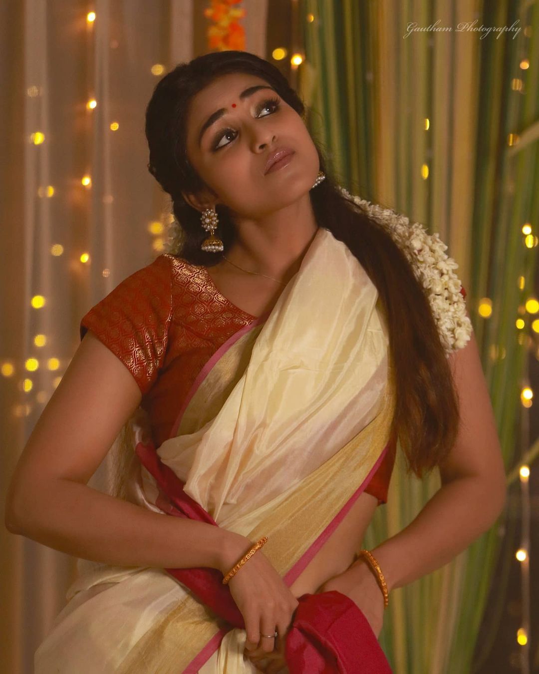 1080x1350 Actress Indhuja Ravichandran latest beautiful photohoot in saree