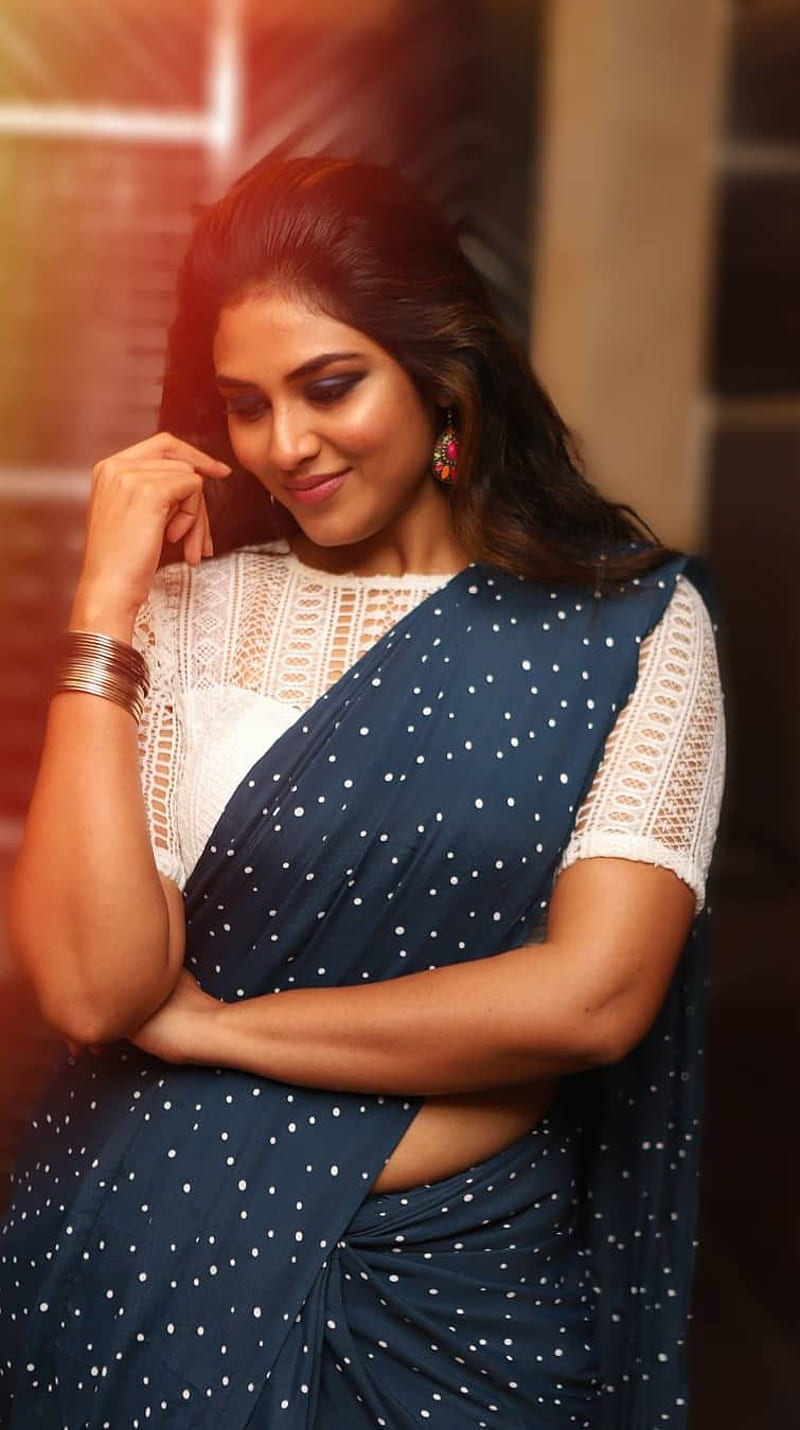 800x1430 Induja Ravichandran, tamil ponnu, model, saree lover, HD phone wallpaper