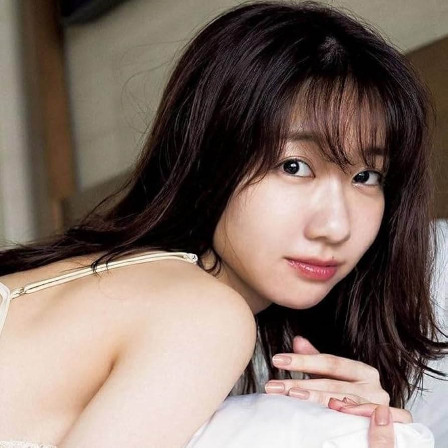 894x894 Amazon.co.jp: Kashiwagi Yuki A1 Poster Gravure Photo Model Idol Talent Wall Decor Indoor Poster 02 (44) : Home & Kitchen