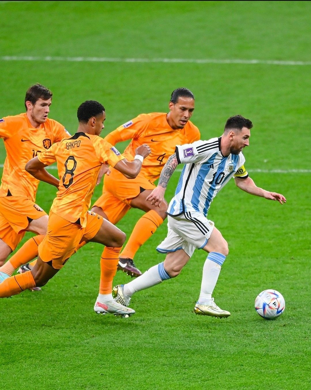 1079x1350 Leo Messi Dribbling
