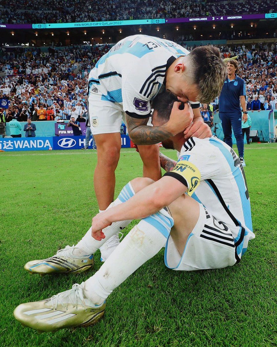 960x1200 Ig Martínez: On and off the court an example for all. Thank you Leo for being our leader towards this great dream we achieved. Simply the best footballer ever!! [lisandromartinezzz]