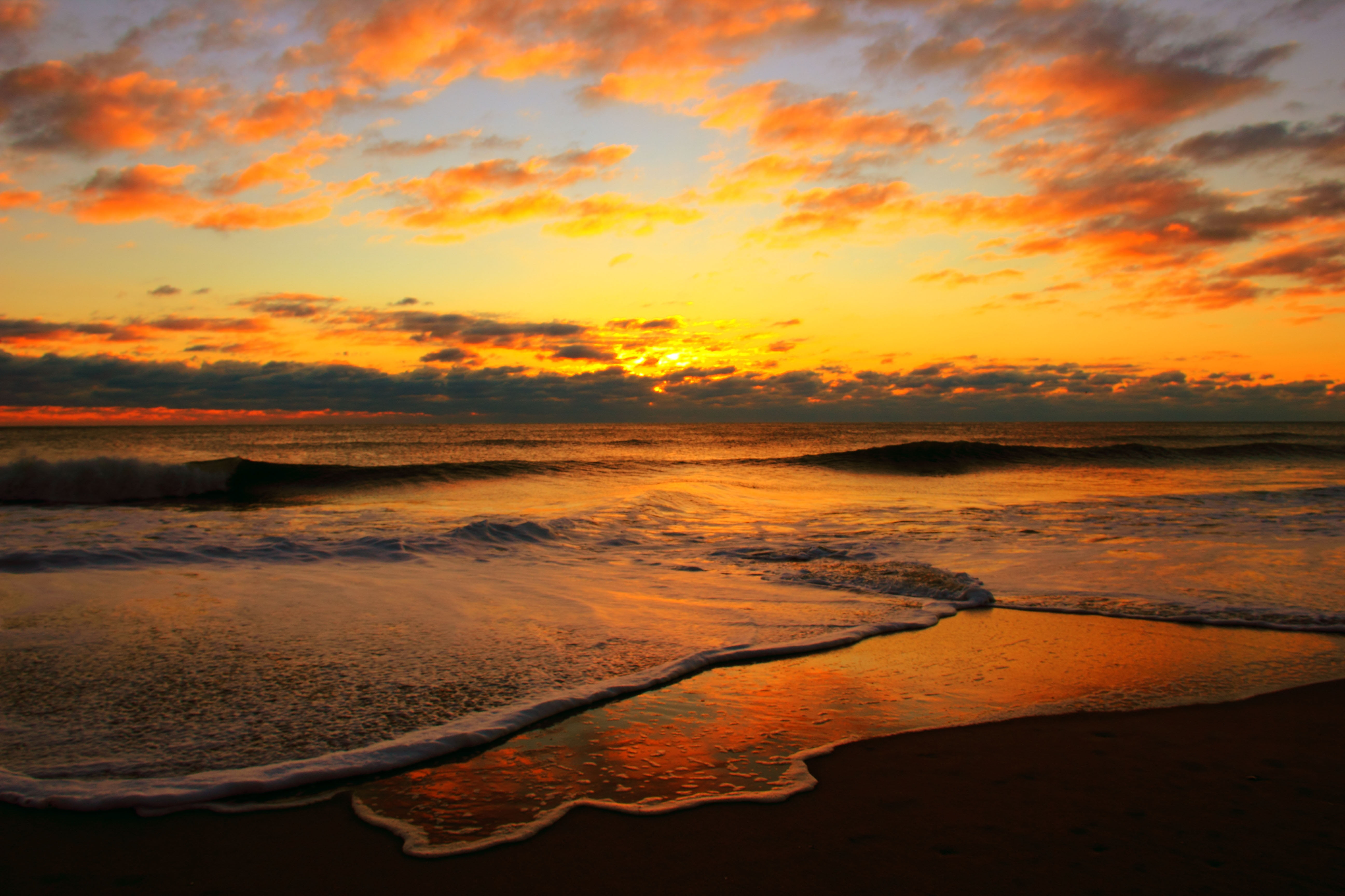 5184x3456 Royalty Free Photo: Sea And Clouds Wallpaper