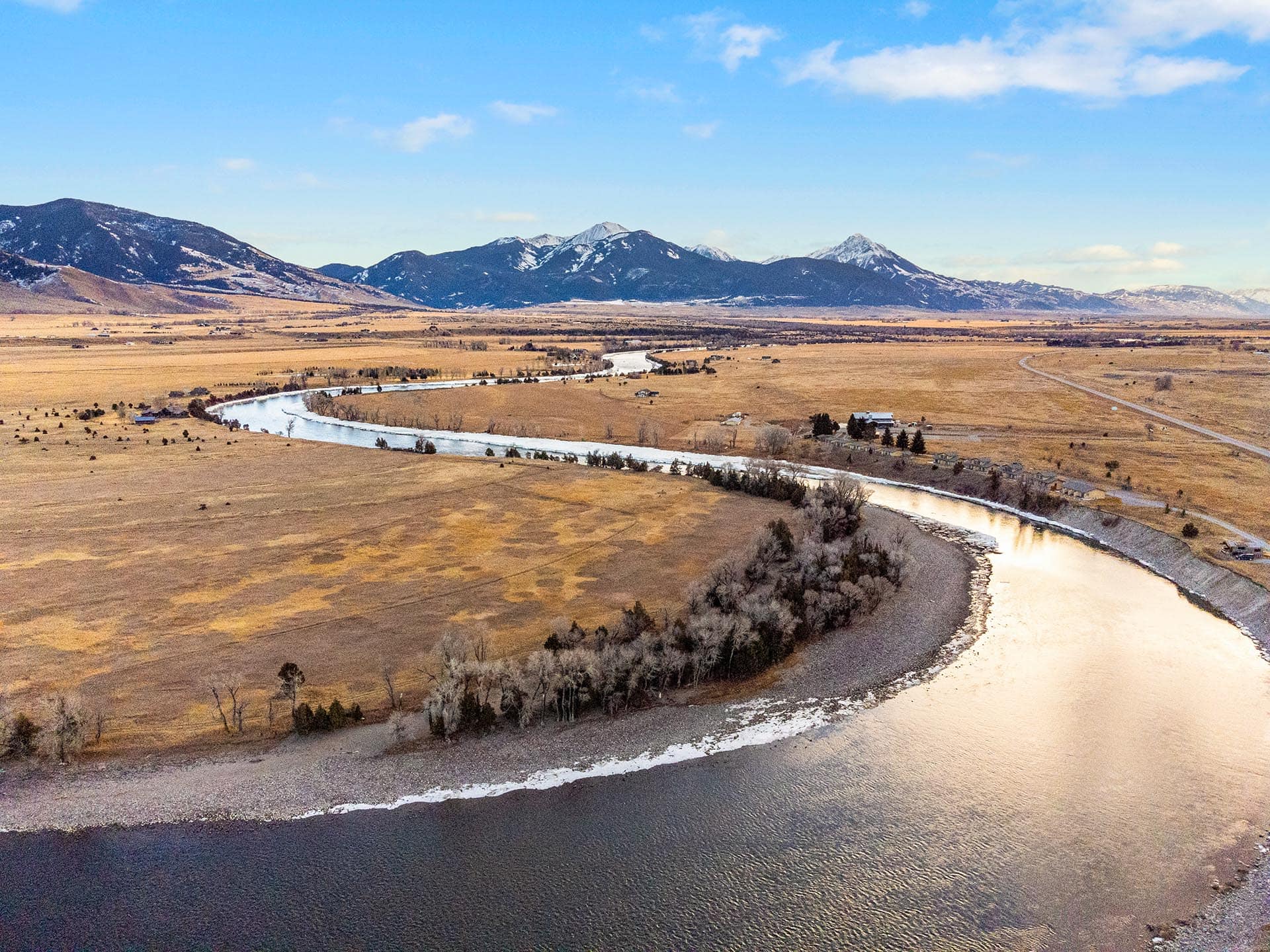 1920x1440 Yellowstone Riverbend. Montana Fishing Property