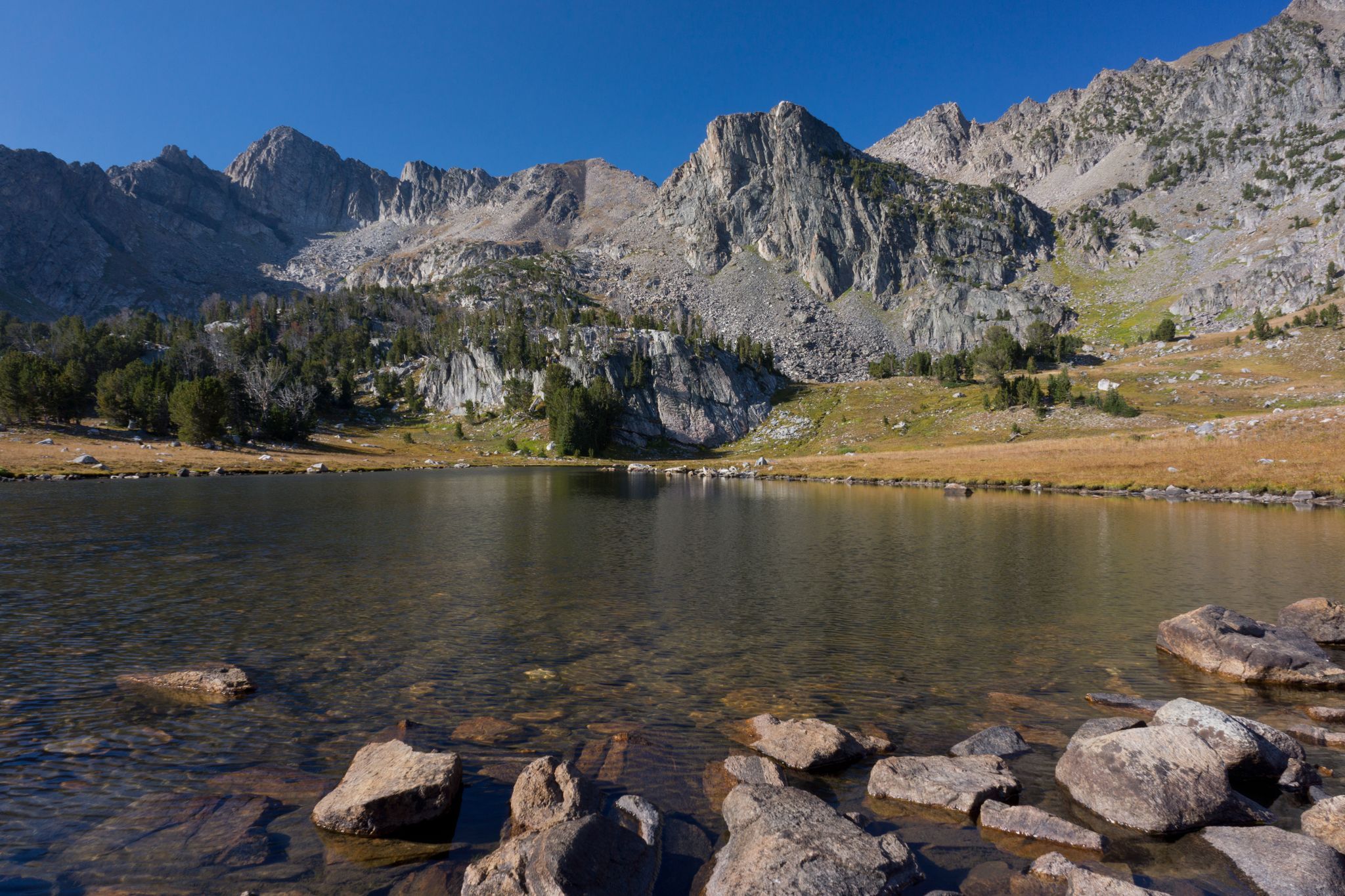 2048x1365 Lakes in Montana