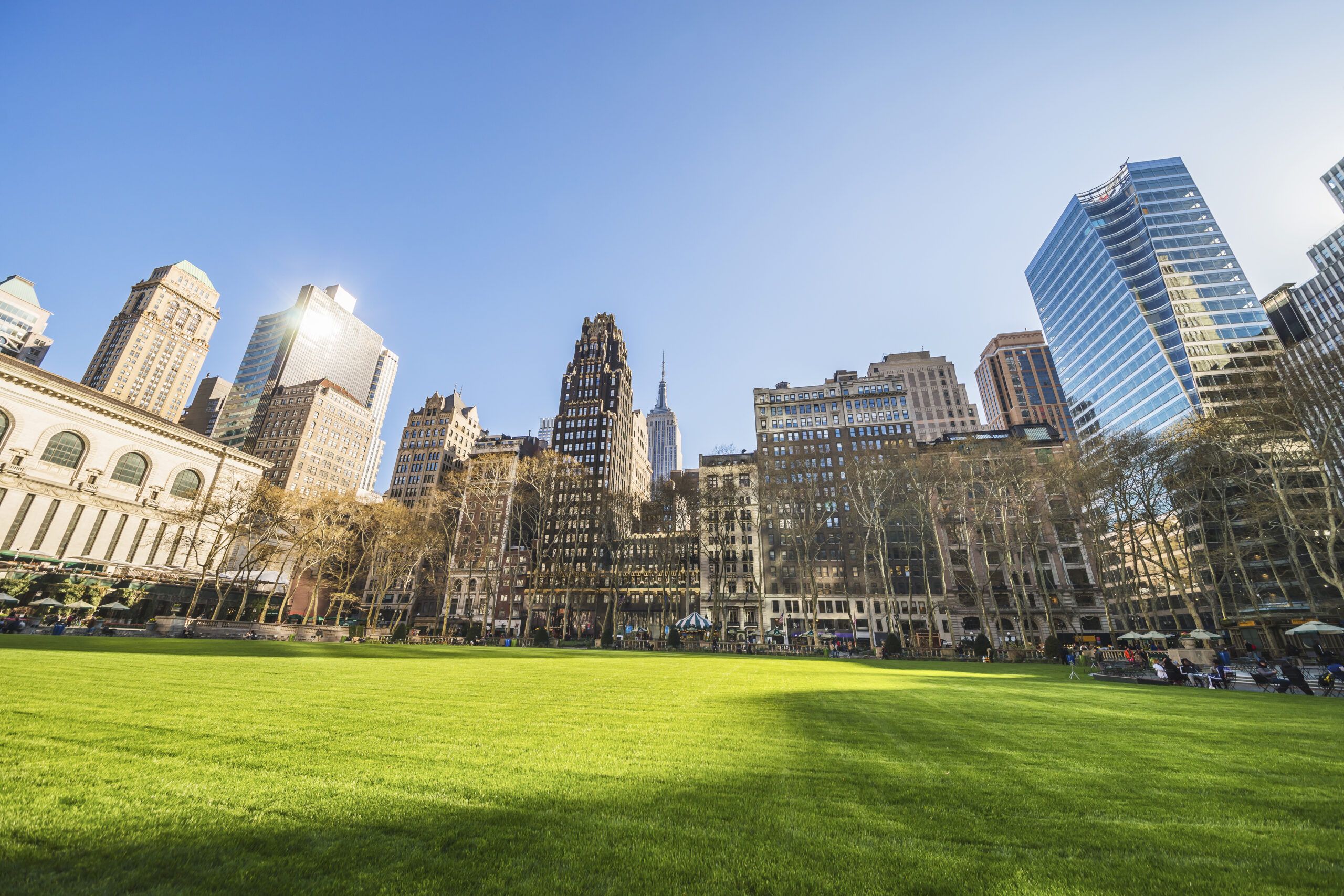 2560x1707 A Luxurious Hotel near Bryant Park, Manhattan's Green Gem
