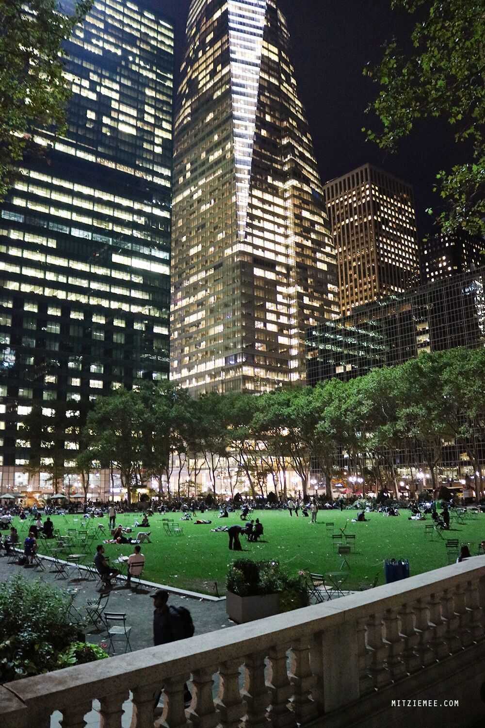 1000x1500 NYC: Bryant Park Café in the city