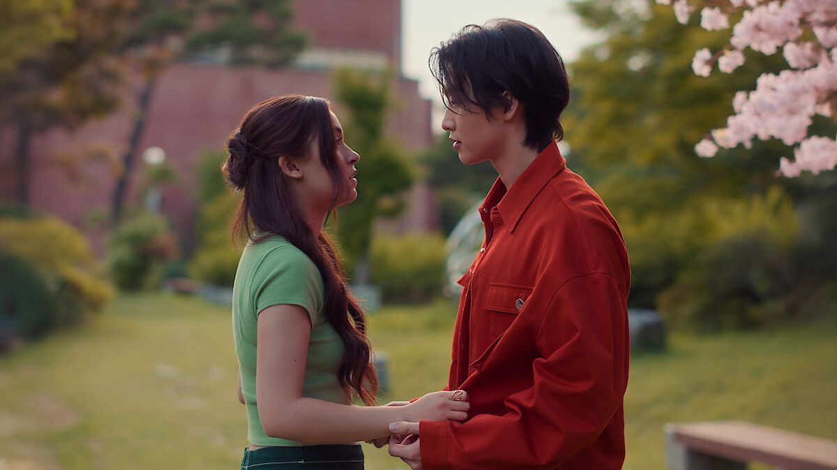 1200x675 XO Kitty Season 2 Finale Explained: No Kiss, Noah Centineo, and Plenty of Family Secrets