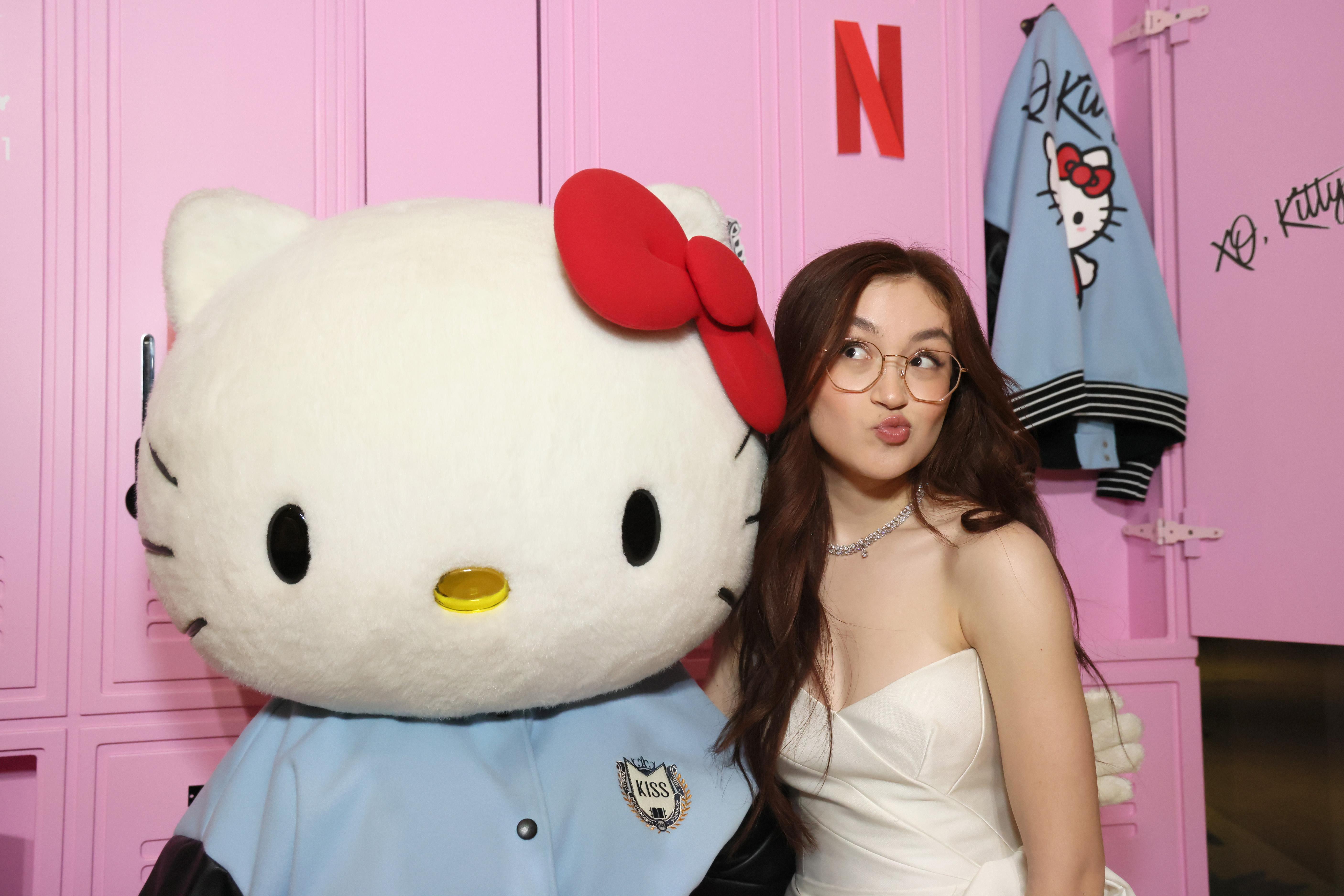 5622x3748 XO, Kitty