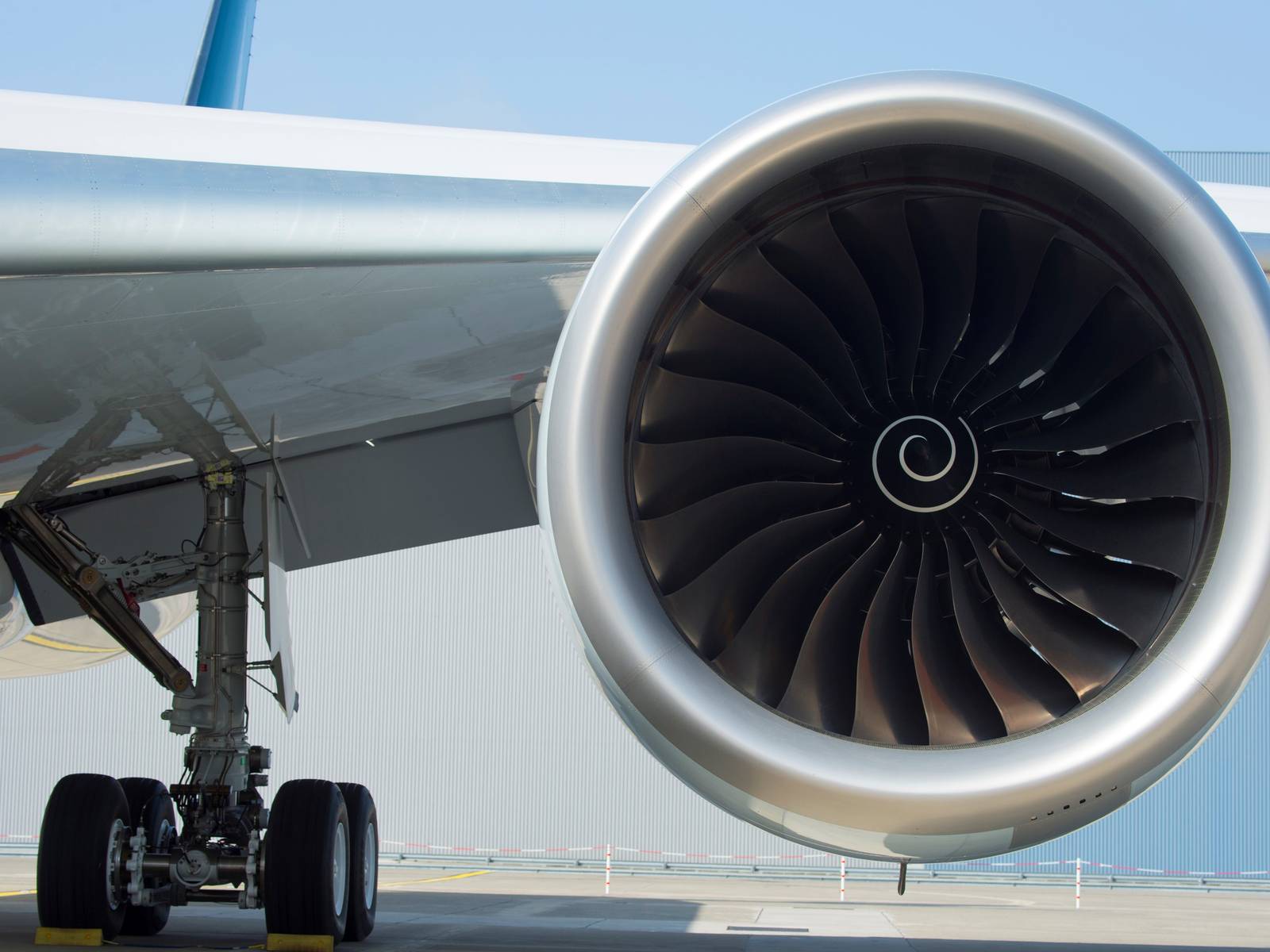 1600x1200 How Engines Are Attached To Aircraft