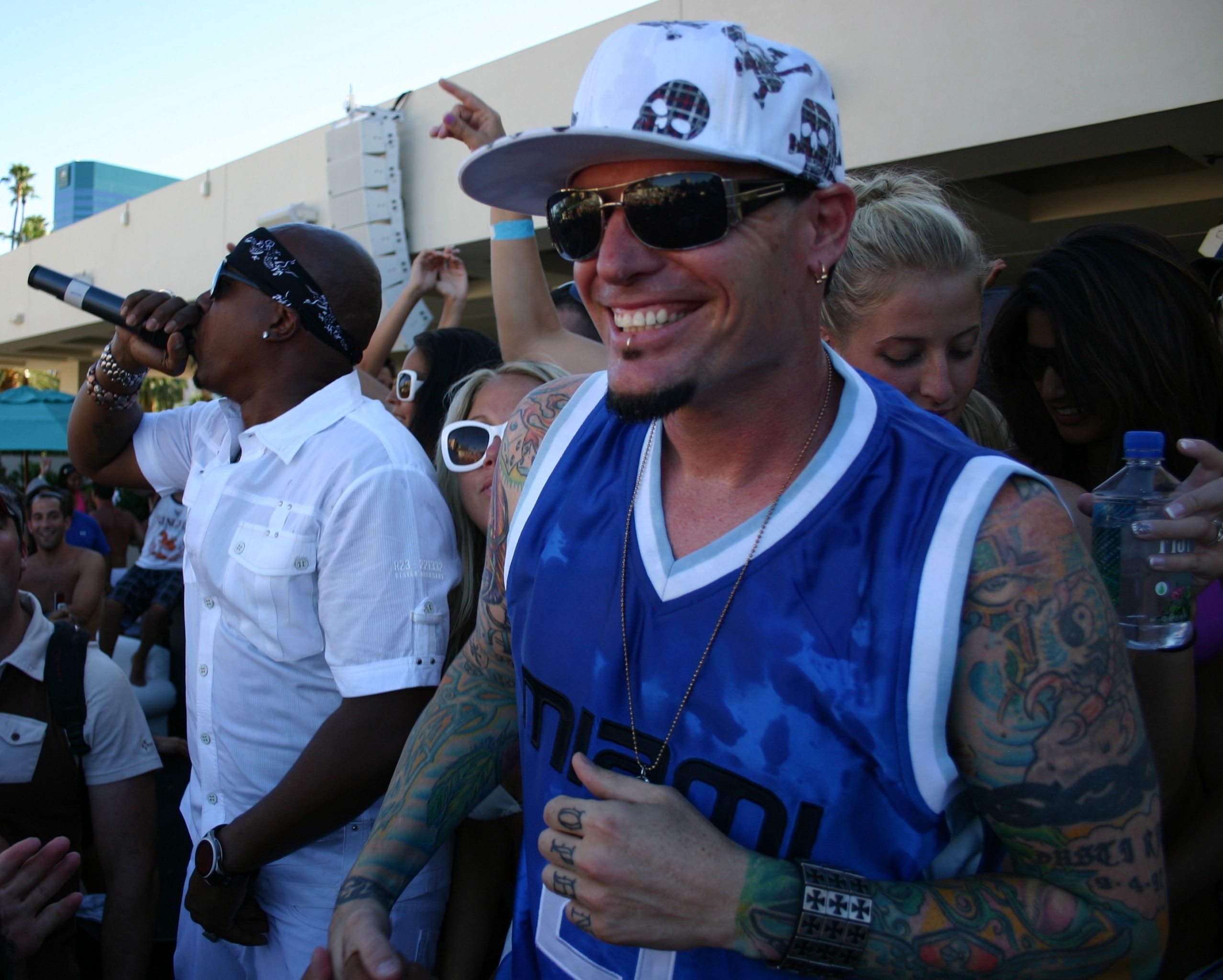 2555x2048 Vanilla Ice and MC