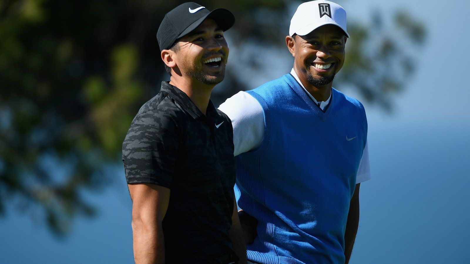1600x900 Day digs out Tiger for wearing 'MC Hammer' pants in '04