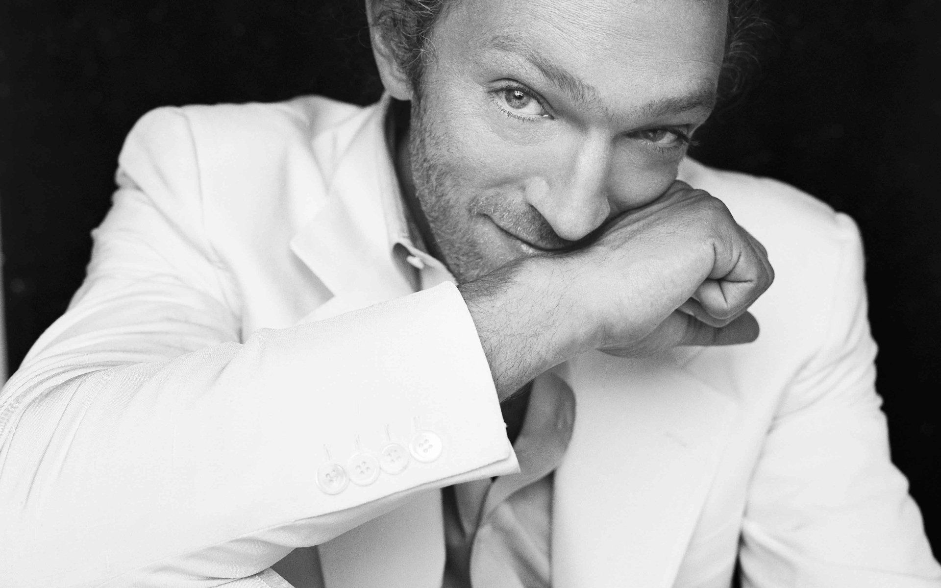 1920x1200 Download French Actor Celebrity Vincent Cassel 4k Ultra HD Wallpaperx2400