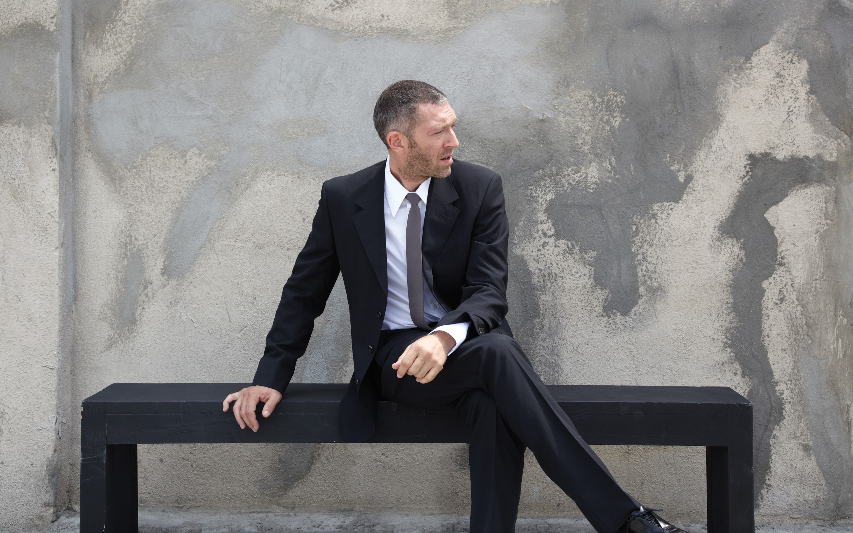 2880x1800 Vincent Cassel Phone Wallpaper: Free 4K & HD Downloads