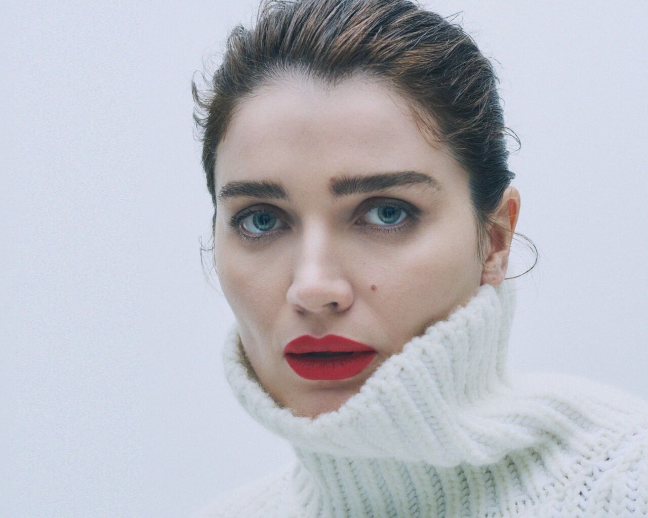 1280x1024 Eve Hewson talks Bad Sisters, The Perfect Couple, and cats