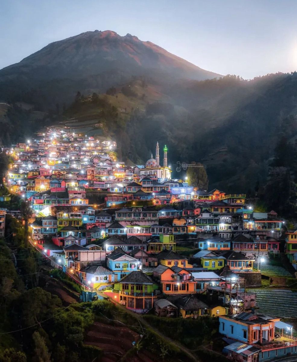985x1200 Magelang Wallpaper