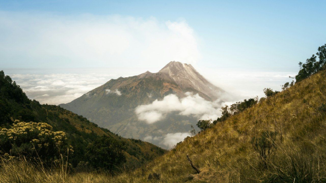 1280x720 Gunung di Magelang dengan Panorama Indah dan Menakjubkan
