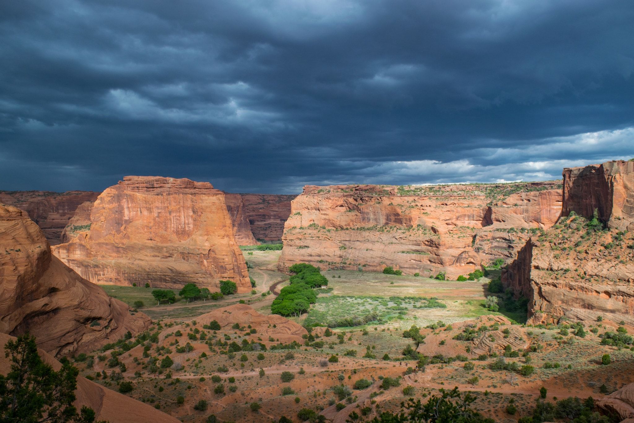 2048x1365 Download Cloud Canyon Cliff Nature Canyon De Chelly National Monument HD Wallpaperx1365